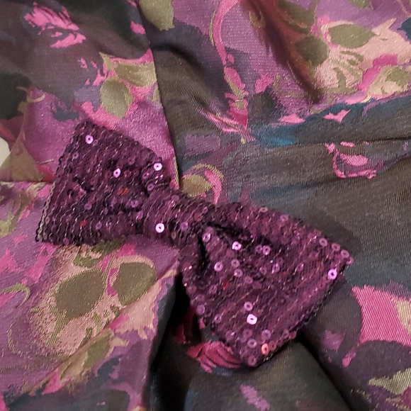 Dress - Picture 2 of 8